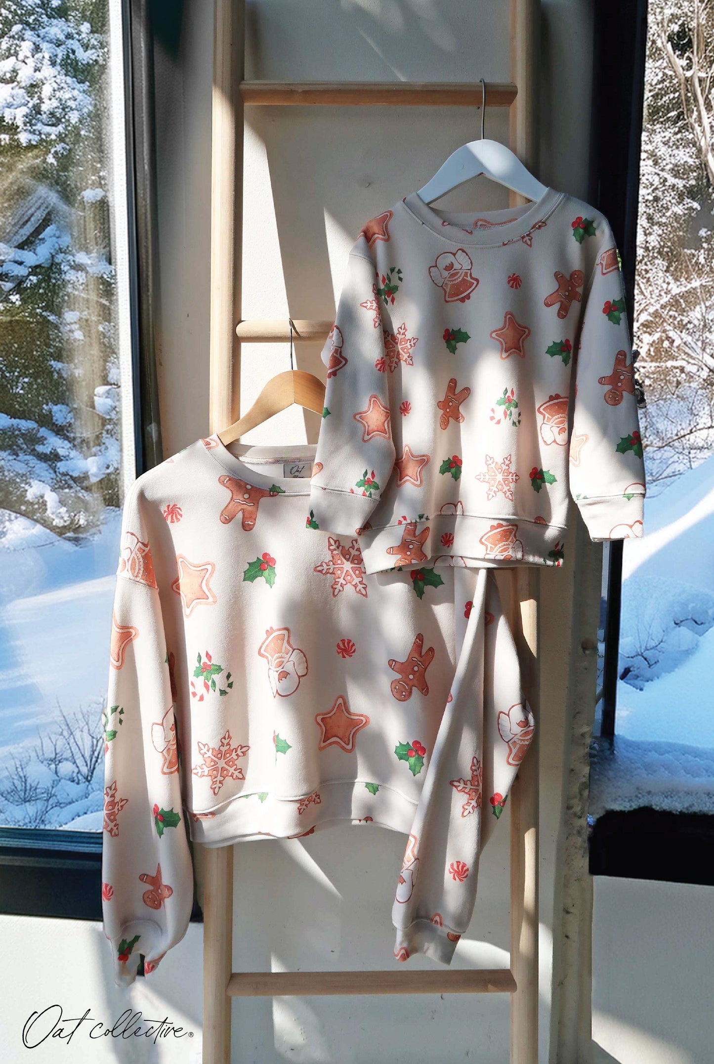 ALL OVER PRINT CHRISTMAS Cropped Sweatshirt Oat Collective