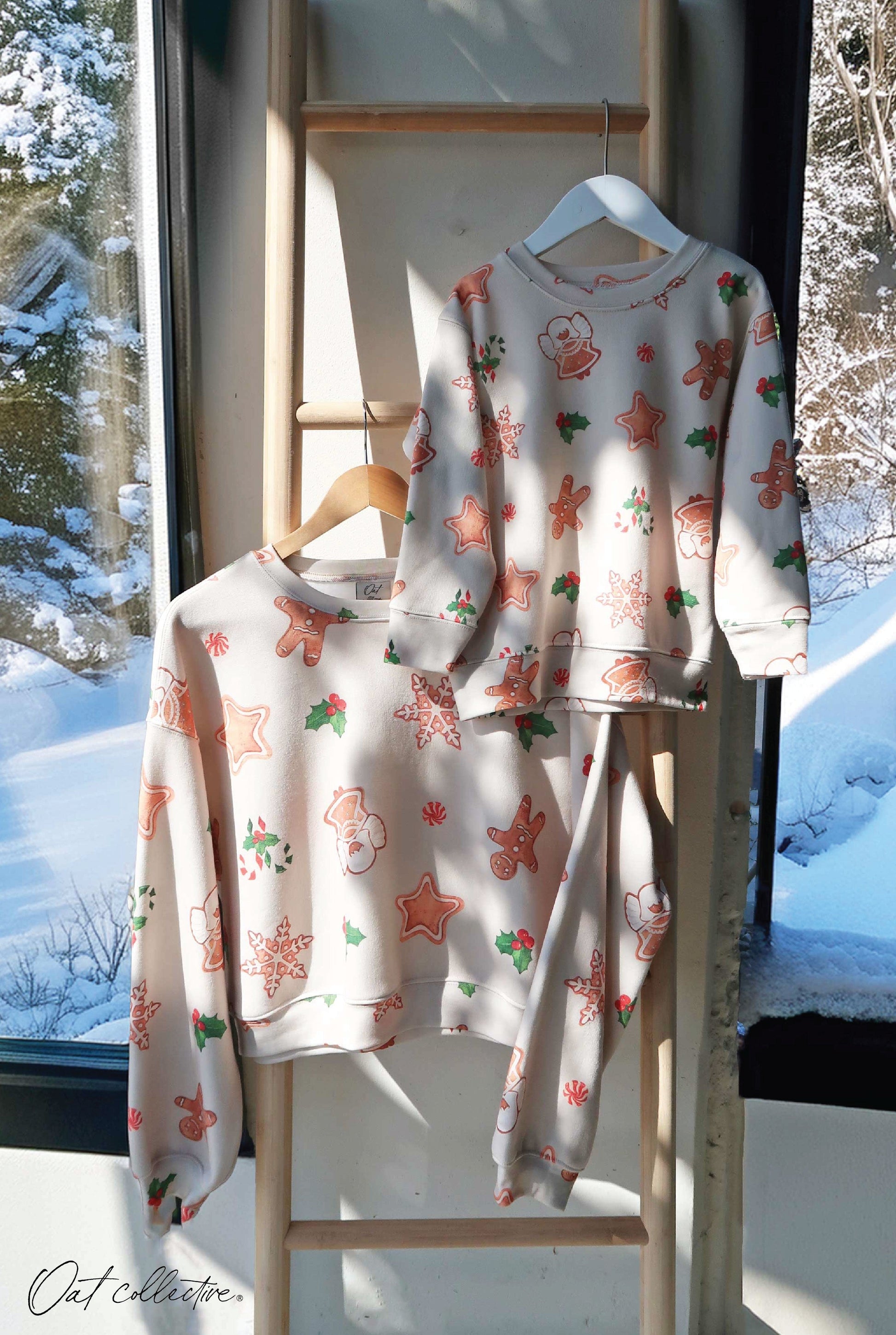 ALL OVER PRINT CHRISTMAS Cropped Sweatshirt Oat Collective