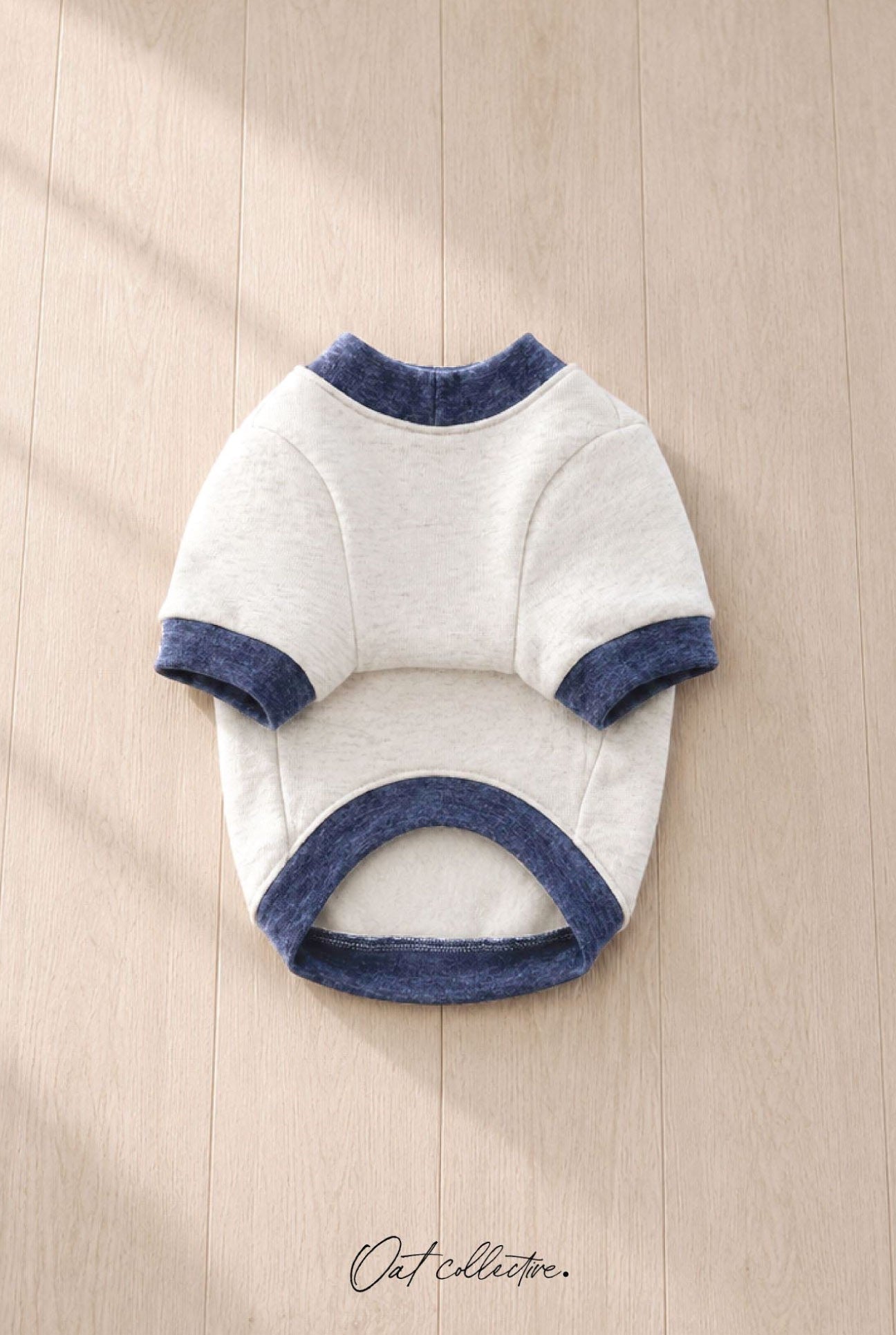 BASIC VARSITY SWEATSHIRT Basic Pet Sweatshirt Oat Collective